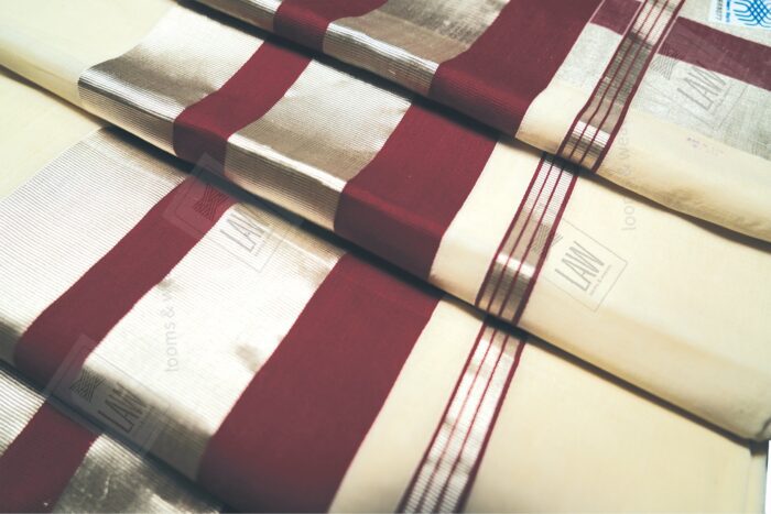 Kerala Handloom Silver & Dark Violet Kasavu Saree With Blouse - Image 2