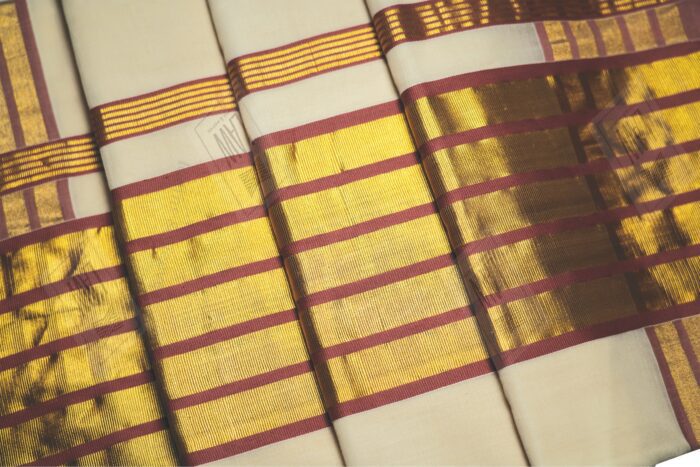 Kerala Handloom Gold & Dark Pink Kasavu Saree - Image 3