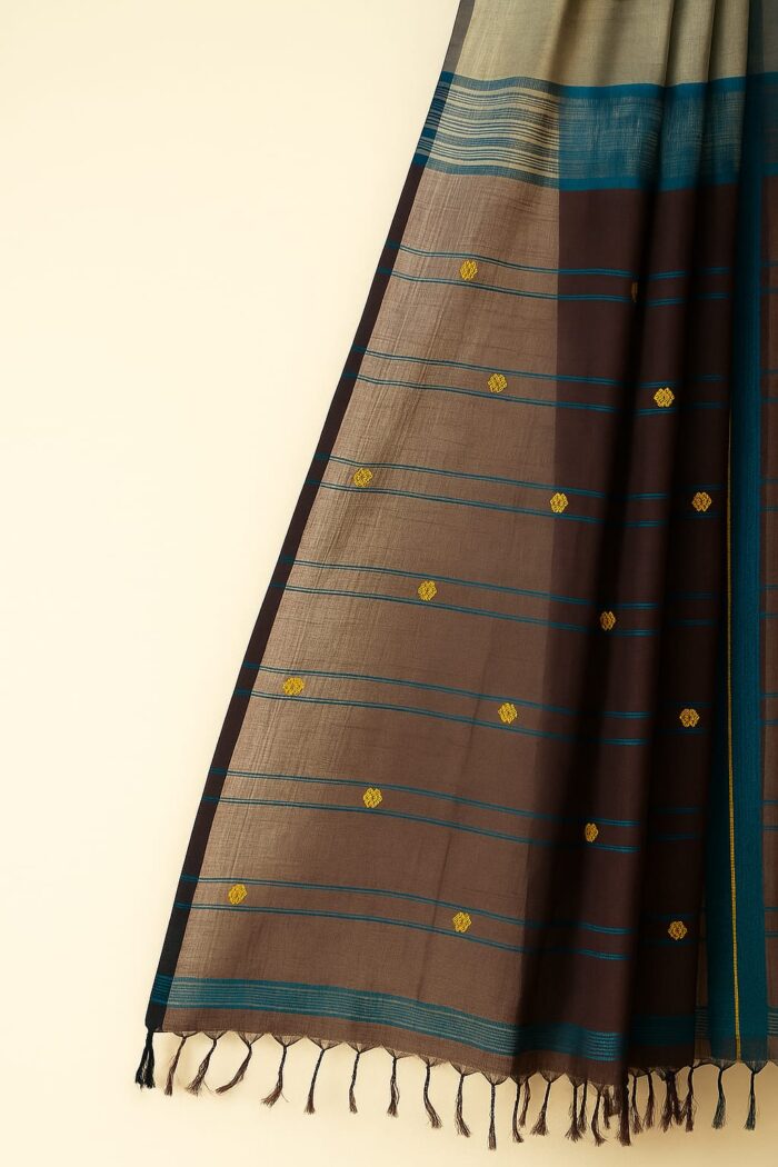 Kerala Handloom Kasaragod Saree - Six Yards Of Uniqueness - Image 4