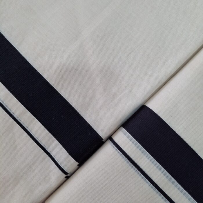 Kerala Handloom Set Mundu Grey with Gold Borders (16) - Image 3