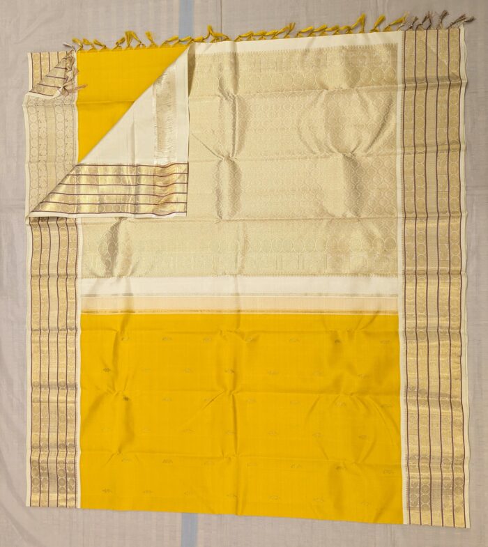 Pure Kanchipuram Beige Silk Saree (27) - Image 4