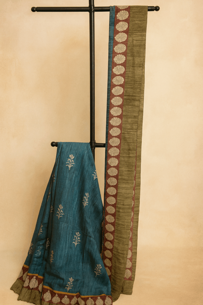 57463be3-6ba0-4de8-ac26-4833ad14a972 Heritage Print Jute Silk Saree - Image 1