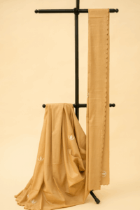 Cream Lotus Scallop Hand-Embroidered Bamboo Tussar Silk Saree (4)