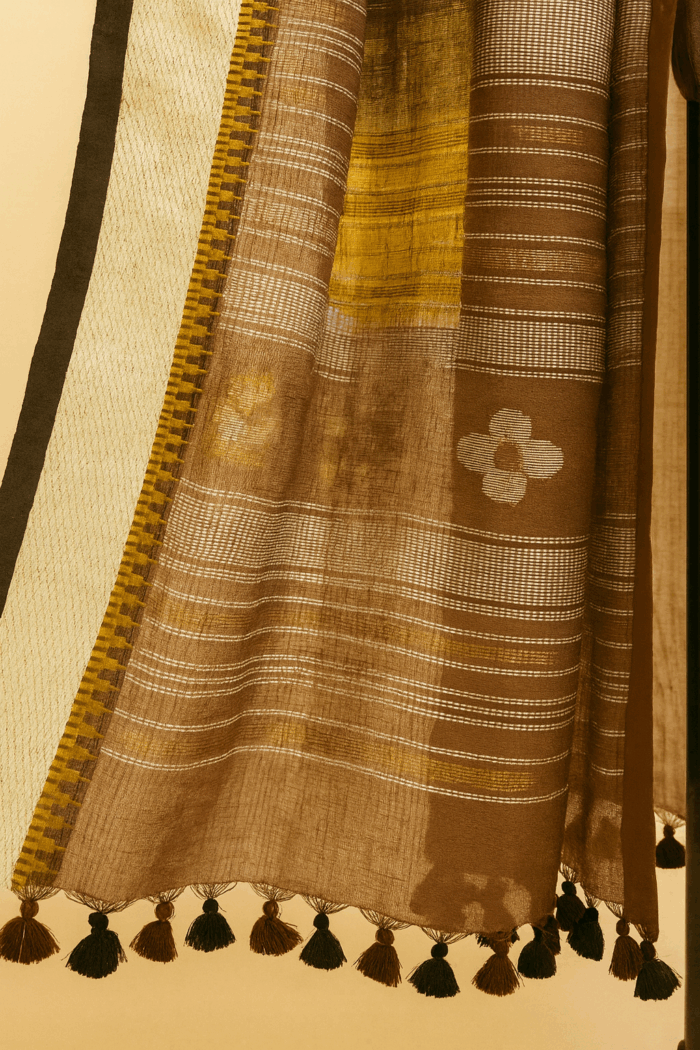 Brown Elegance Linen Cotton Saree - Image 3