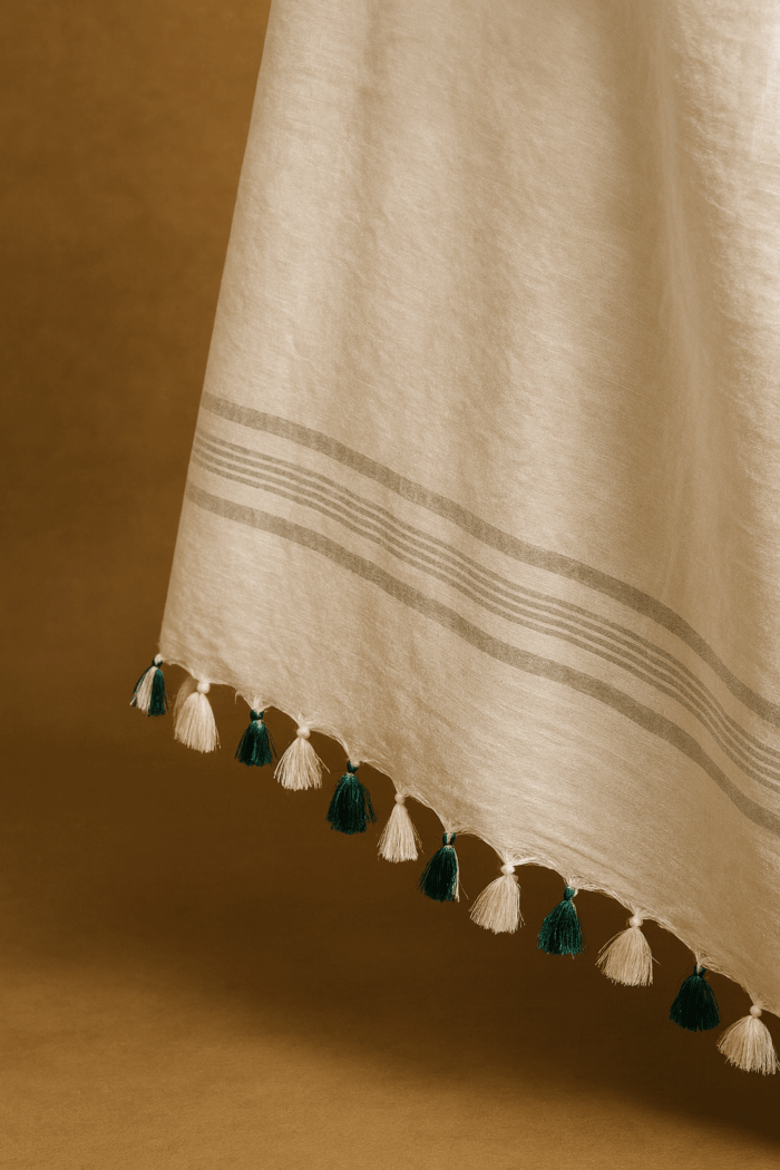 Green Blossom Elegance Linen Cotton Saree - Image 4