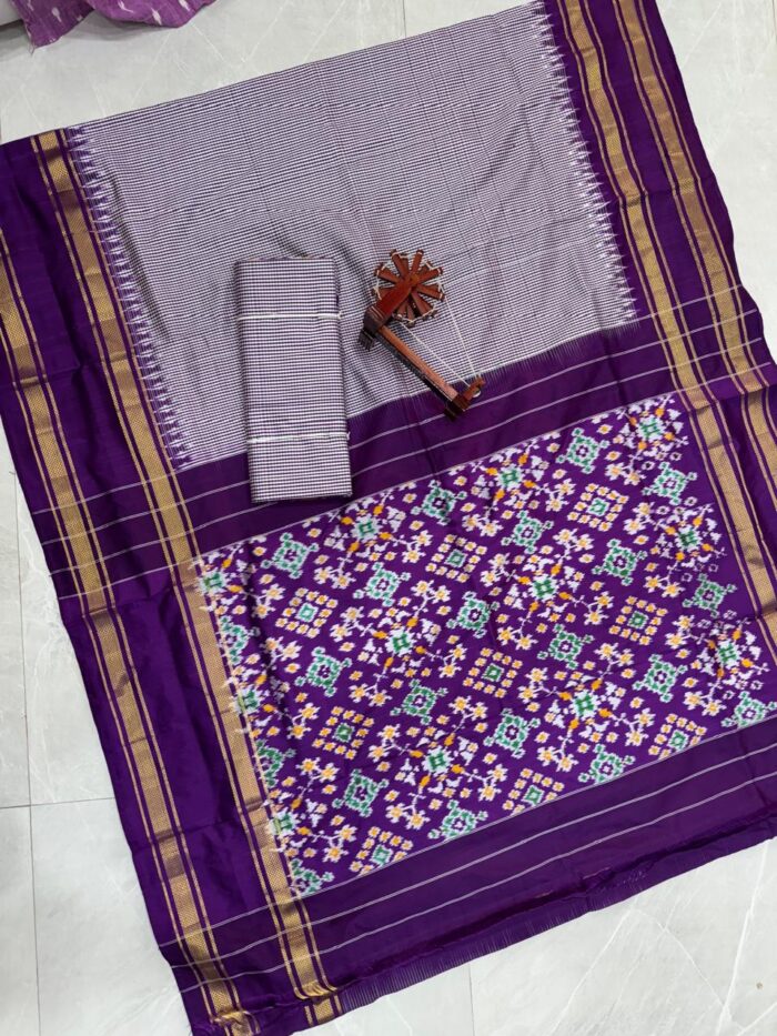 Pochampally Ikkat Silk Saree (16) - Image 2