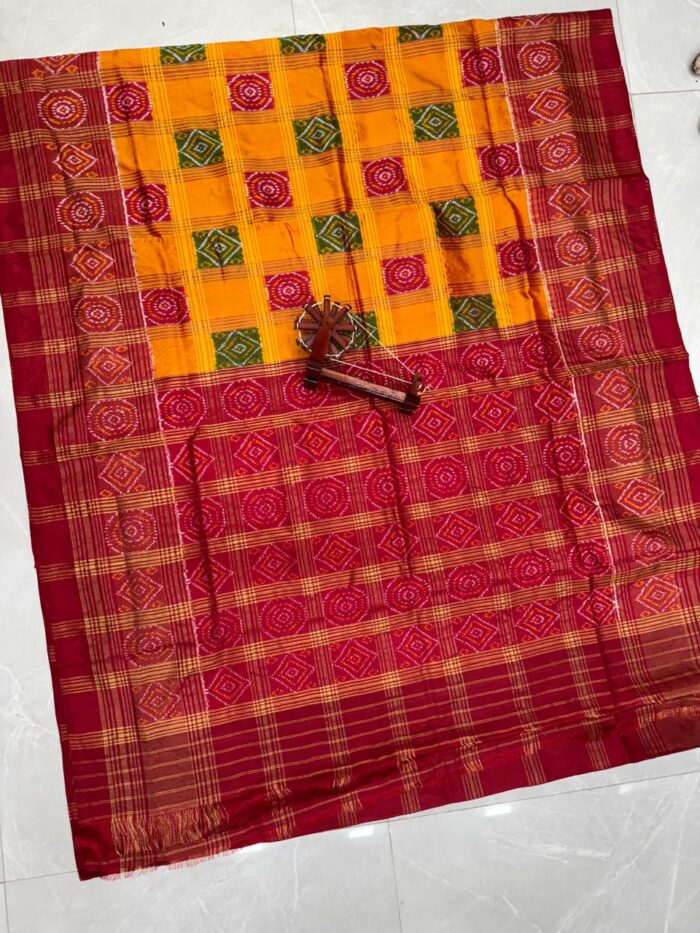 Pochampally Ikkat Silk Saree (18) - Image 2