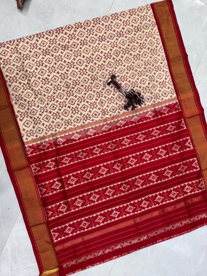 Pochampally Ikkat Silk Saree (25) - Image 2