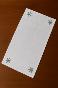 2 Premium Kids Embroidery Bath Towels with Holly Blossom Design (120 x 70 cm) - Image 2