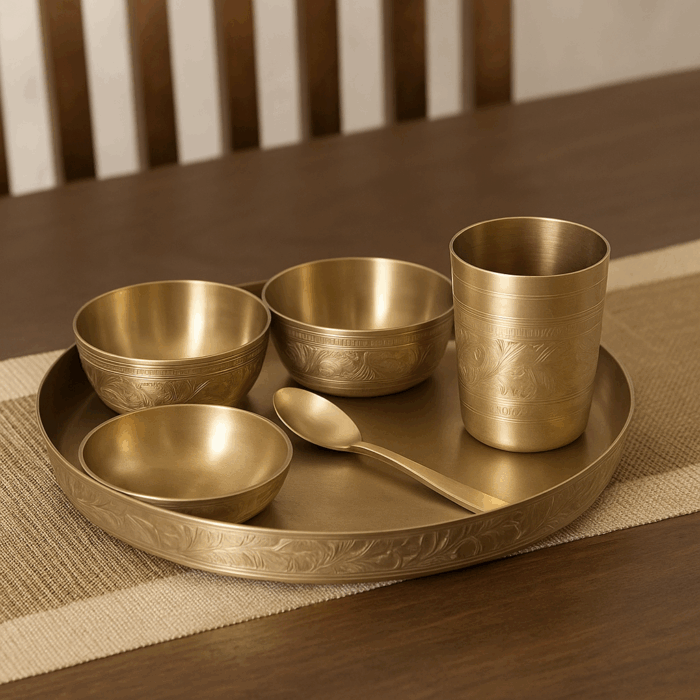 velvetbox1(1) Bronze Dinner Set in a Velvet box - Image 1