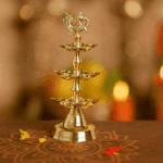 Three-layer Peacock Oil Lamp