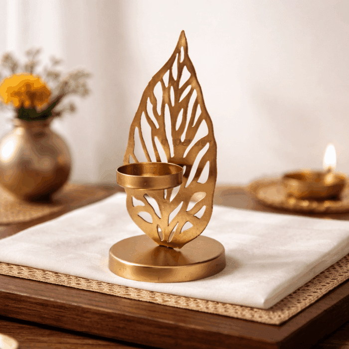 4a5c2722-3008-4465-aadf-dafff4820fe5 Leaf Style Tea Light Candle Holder - Image 1