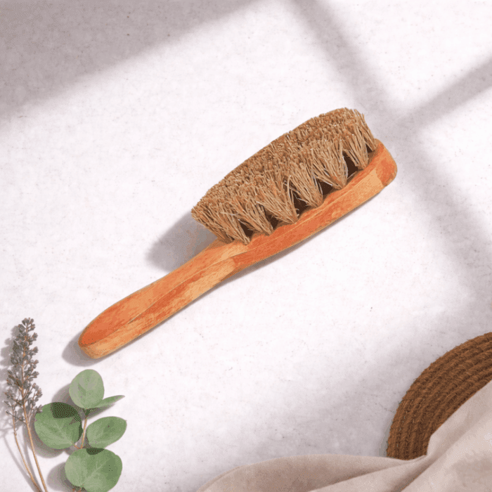 cleaning brush Coir Dry Brushing Body Brush with Deep Scrubber & Small Handle - Image 1