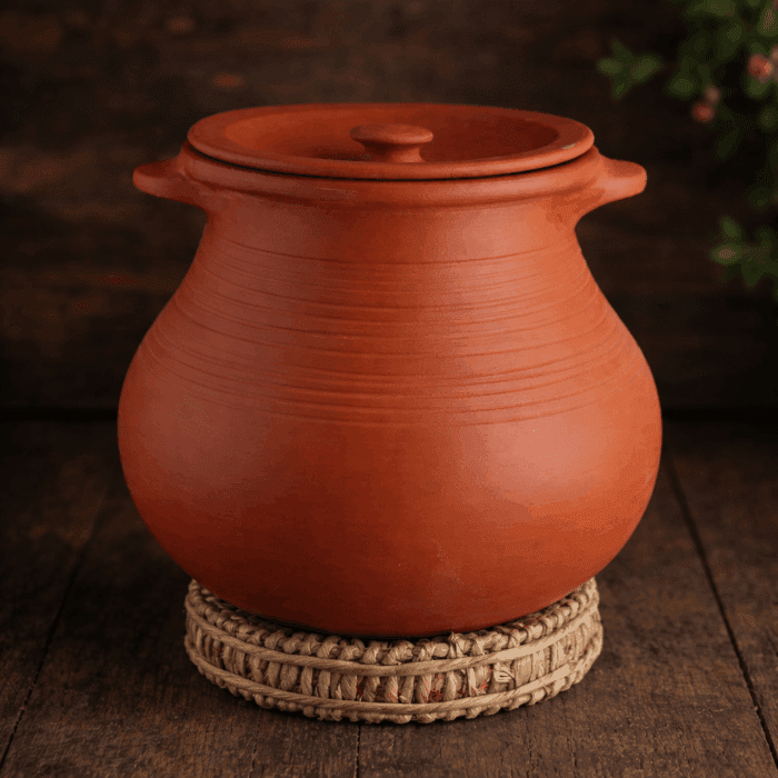 pot4(1) Unglazed Clay Earthen Pot with Lid - Image 1