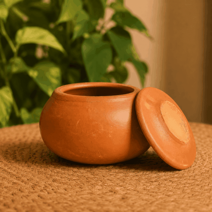 Clay Serving Pot with Lid Small - Image 4