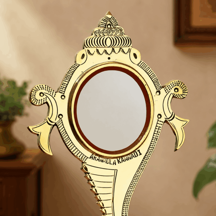 Authentic Shankh Peedom Model Aranmula Kannadi | Handcrafted Kerala Metal Mirror 2.5-Inch - Image 2