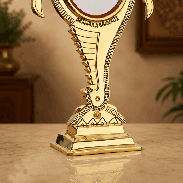 Authentic Shankh Peedom Model Aranmula Kannadi | Handcrafted Kerala Metal Mirror 2.5-Inch - Image 3