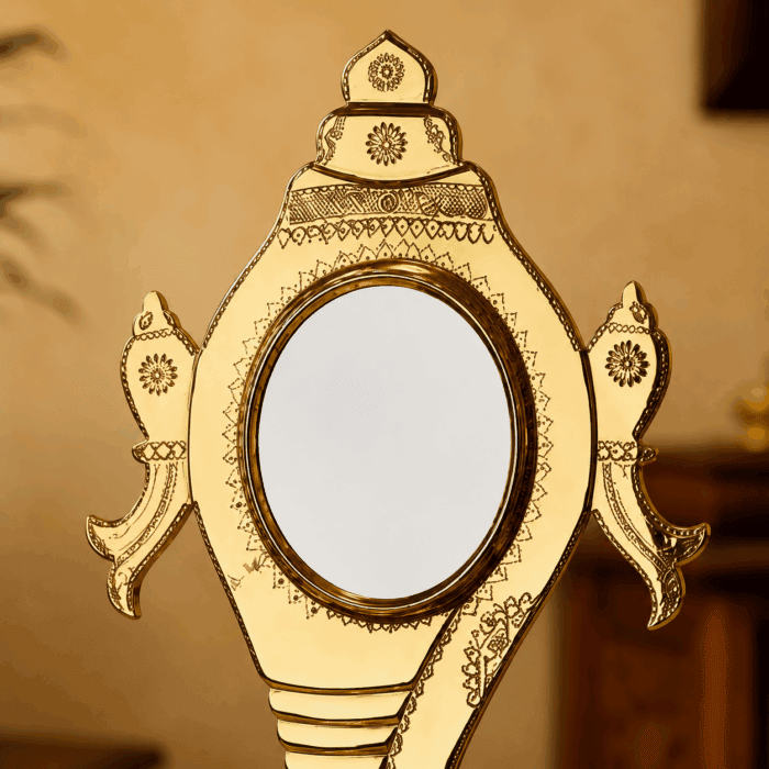 Authentic Aranmula Kannadi Shank Model with Peedom | Handmade Metal Mirror from Kerala 5-Inch - Image 2