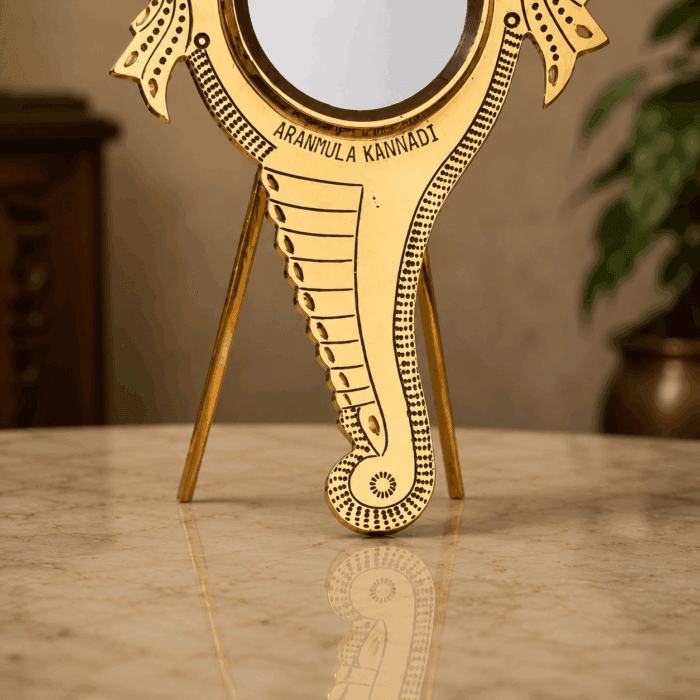 Aranmula Kannadi – Round Shank with Back Stand | Authentic Traditional Handcrafted Metal Mirror from Kerala - Image 3
