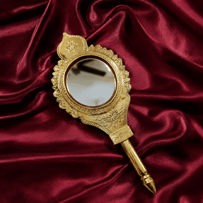 vaal kannadi 8(1) Aranmula Kannadi (Valkannadi) – Authentic 3.5" Traditional Handcrafted Metal Mirror from Kerala - Image 1